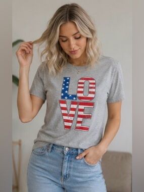 WOMEN’S LOVE FLAG A GRAPHIC T-SHIRT